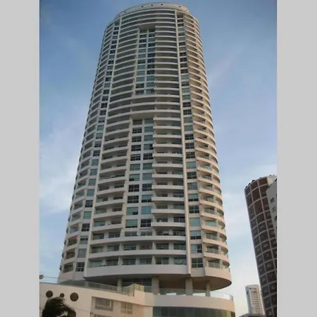 Caminando Hacia La Playa Apartment *