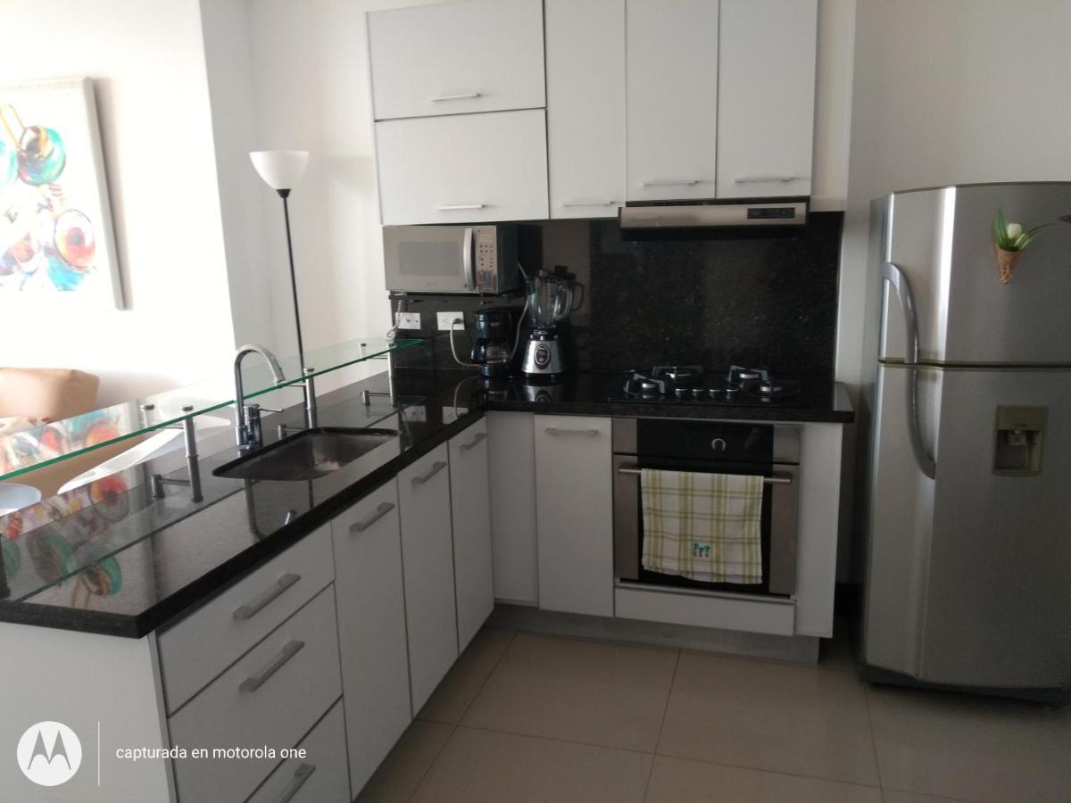 Caminando Hacia La Playa *